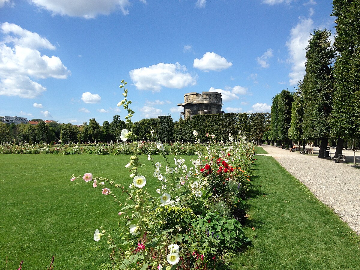 Augarten Owner: Anna Saini, https://commons.wikimedia.org/wiki/File:Augarten-Park_24.jpg